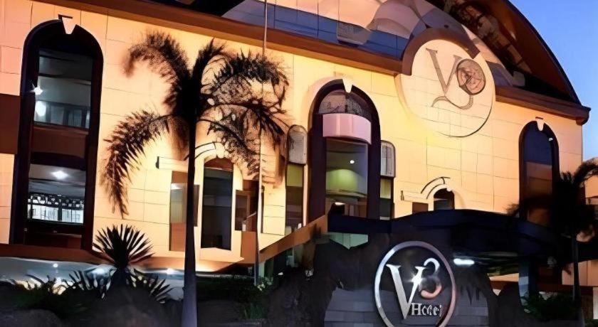 V3 Hotel Surabaya Exterior foto
